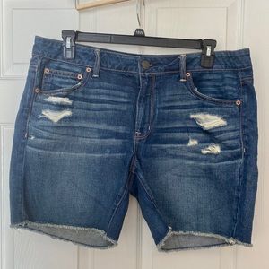AmericanEagle Darkwash Boyfriend Midi Denim Shorts